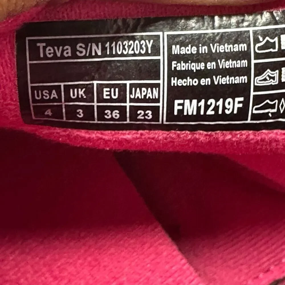 Teva~Girls~”Ember Mid Ultraviolet/Pink Quilted Classic Micro-Fiber Bootie~Size 4